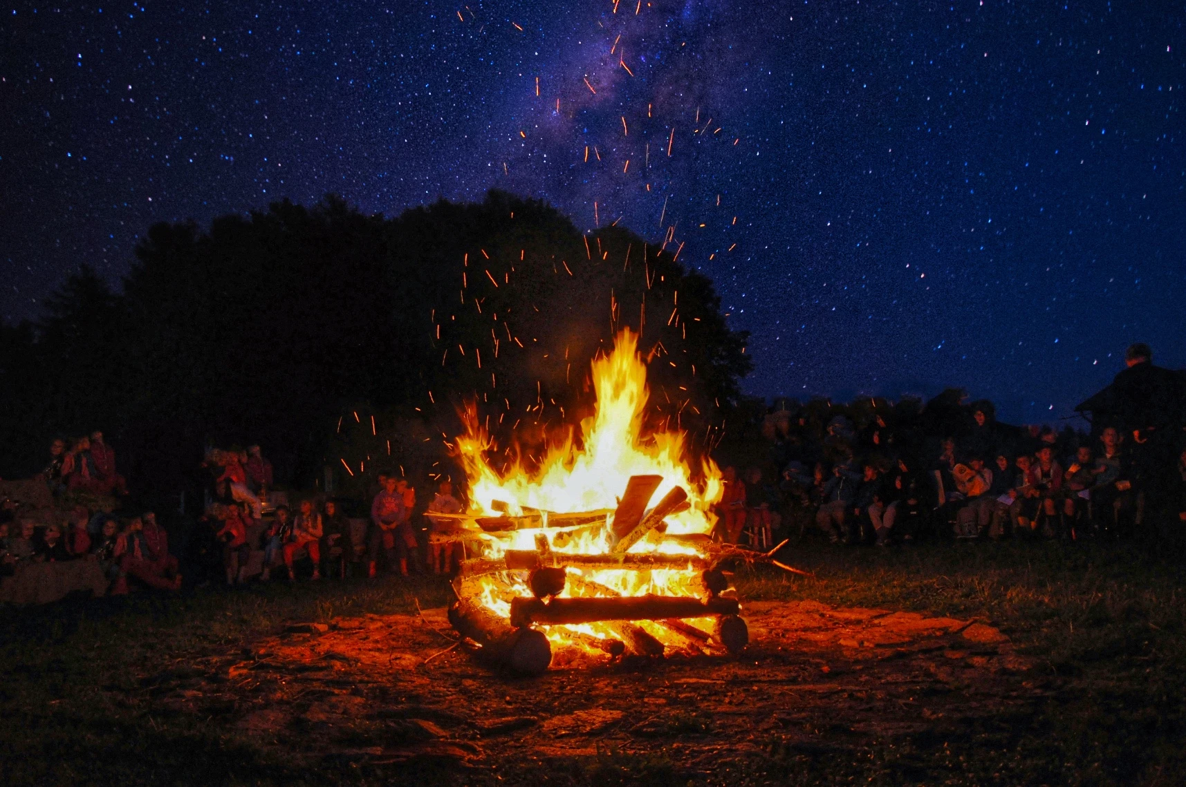 Ohniště a táborák